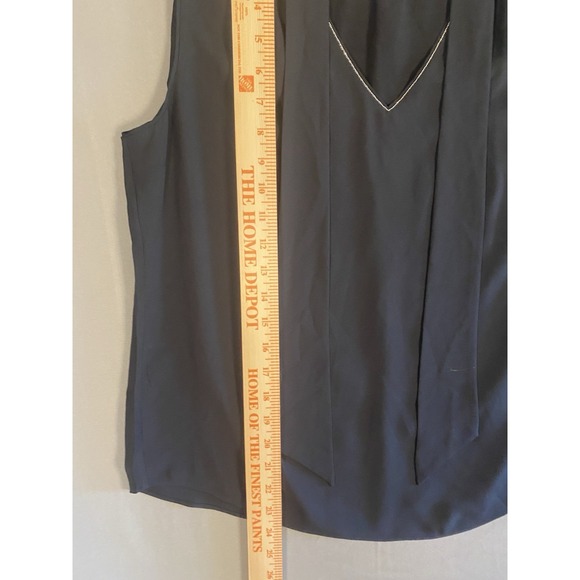 White House Black Market Women's Sz 8 Black Sleeveless V-Neck Blouse Silver Bead - Picture 7 of 7